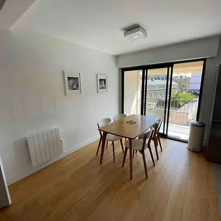 4 Bedroom - Near Docks&metro