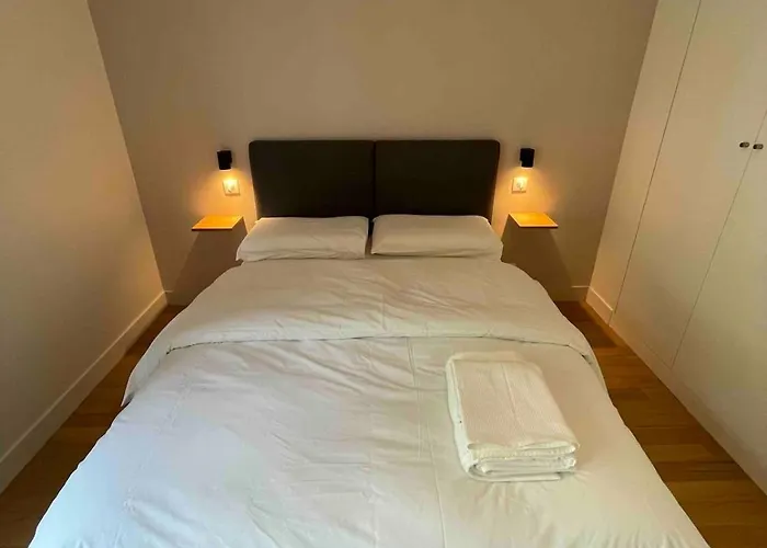 4 Bedroom - Near Docks&metro Rouen