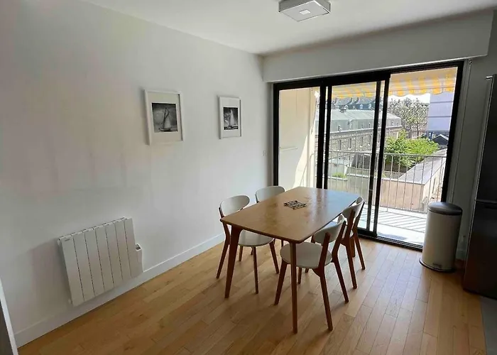 4 Bedroom - Near Docks&metro